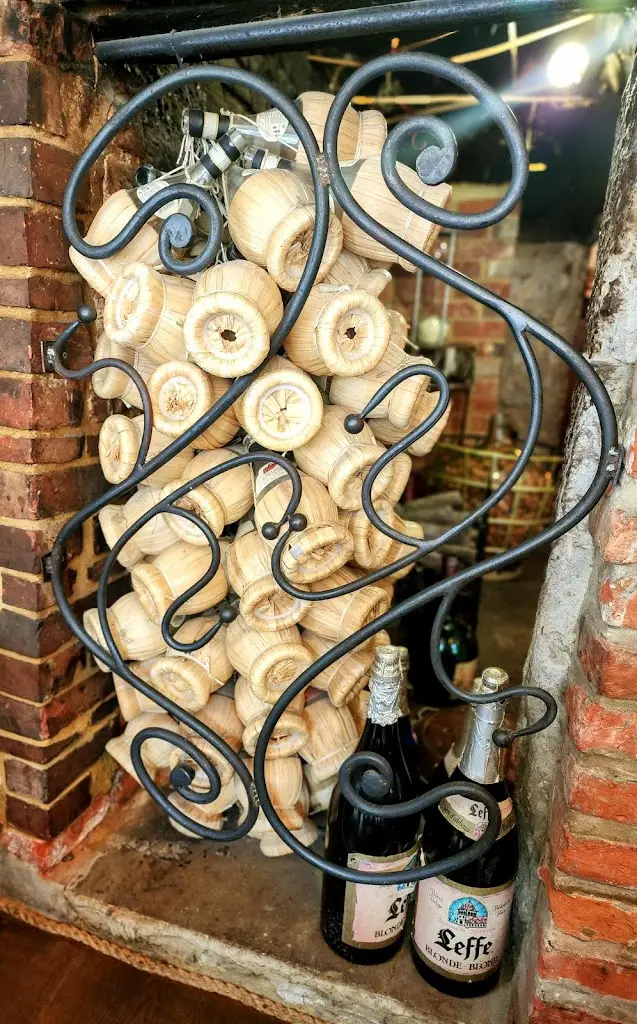 Desmond Richard Lewis Hughes_Franks Restaurant and Mussel Bar_Kings Hill_review