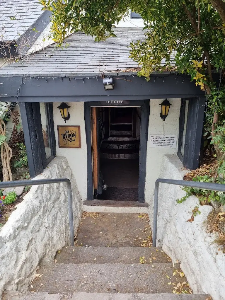 Elizabeth Wright_The Old Rydon Inn_Kingsteignton_review