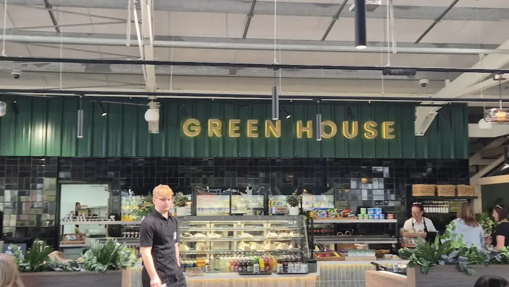 Steven Hope_The Greenhouse Cafe_Bagshot_review