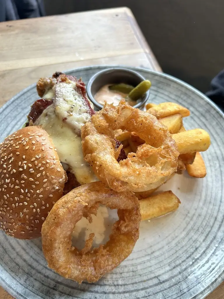 Georgina Case_The Bell Inn_Kingsteignton_review