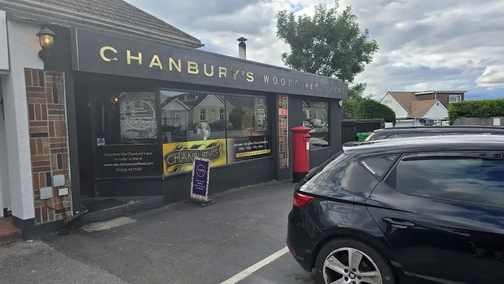 Gareth Lewis_Chanbury's Woodfired Pizza_Kingsteignton_review