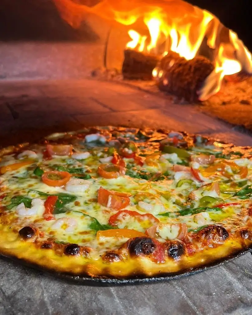 Chanbury's Woodfired Pizza_Kingsteignton_slider_image_3