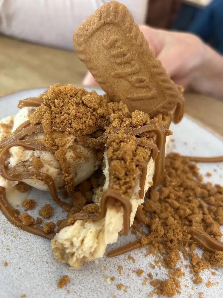 rebecca sargent_The Swan Hotel_Kington_review