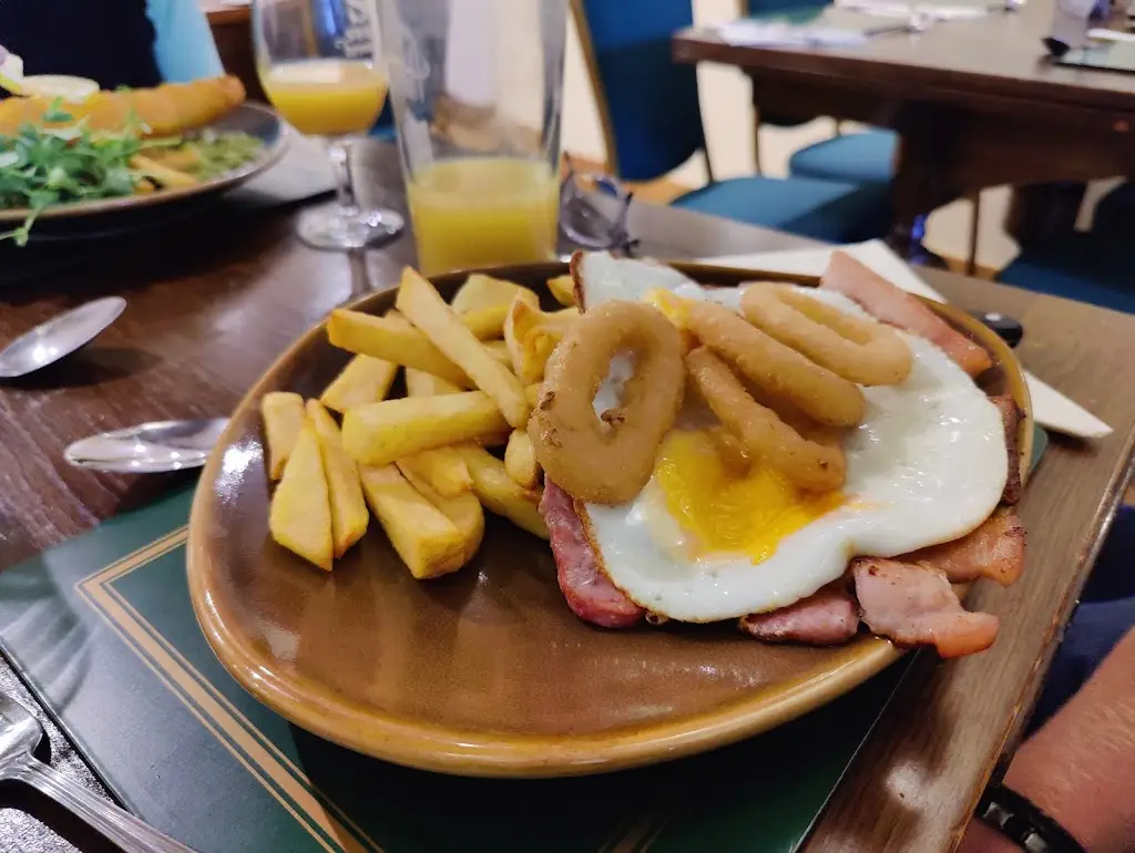 Andrew Comfort_Ye Olde Tavern, Kington_Kington_review