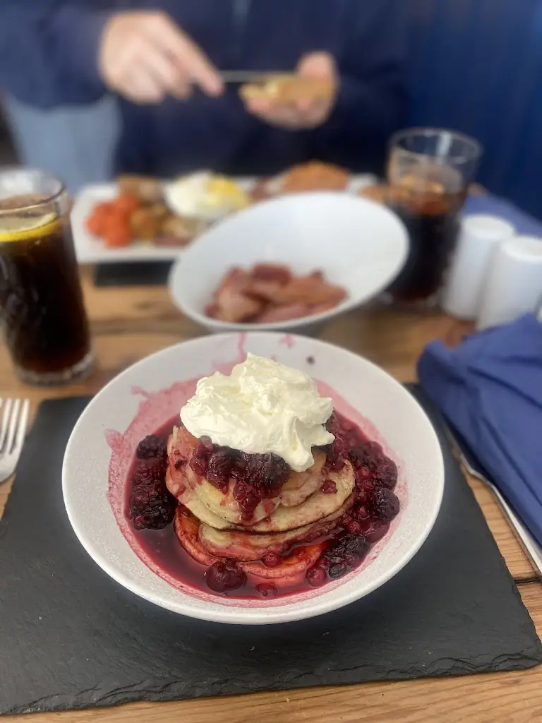 The Foxes Den_Kirby Muxloe_slider_image_3