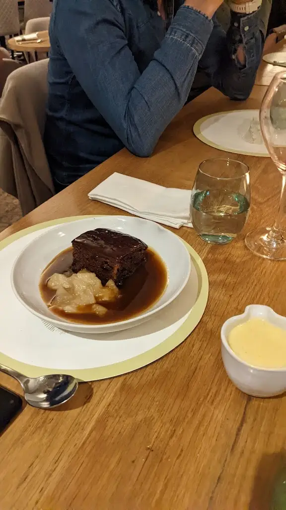 Menu_Hillfield Bar & Restaurant_Bagshot_image_3