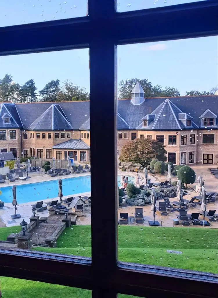 D_Hillfield Bar & Restaurant_Bagshot_review