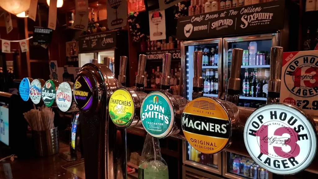 The Kingswood Colliers - JD Wetherspoon_Kingswood_slider_image_3