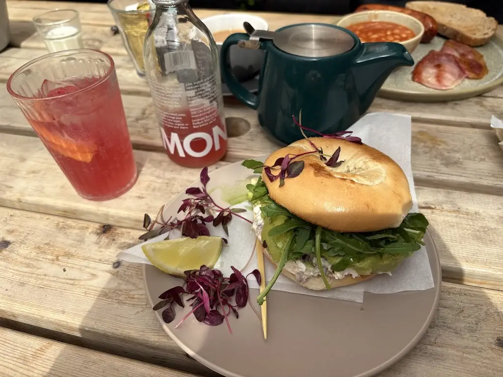 Jack Mcananey_Cafe No. 5 Kinver_Kinvere_recensione