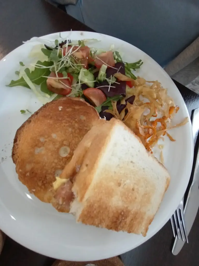 Jayne Ann Swinbourne Adams_Kinver Deli_Kinvere_review