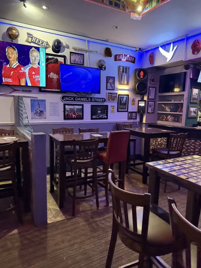 Andy Halliday_Kirk Sandal, The Glasshouse_Kirk Sandall_review