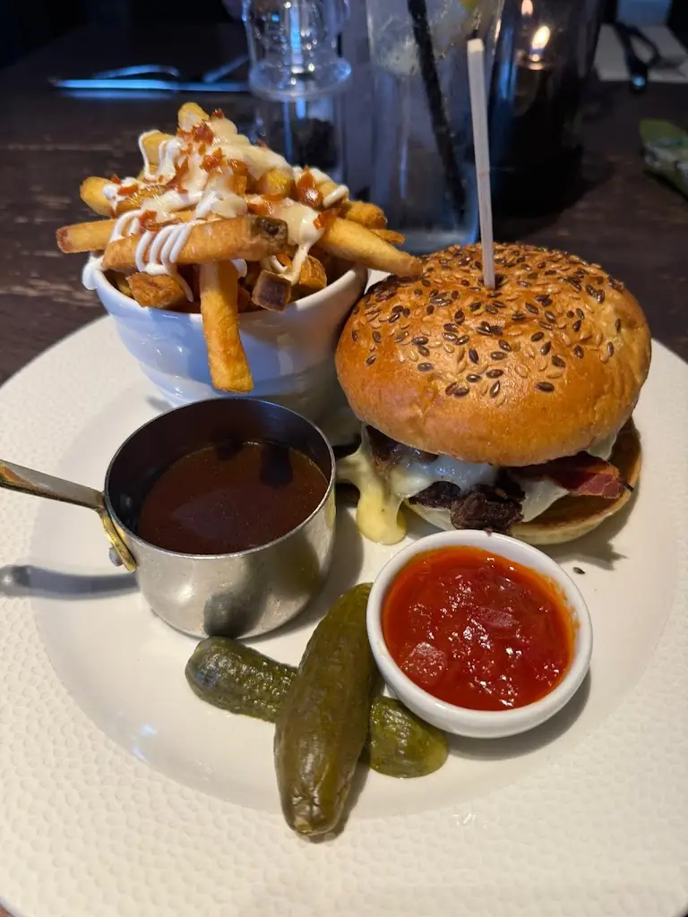 The Windmill_Bagshot_slider_image_2