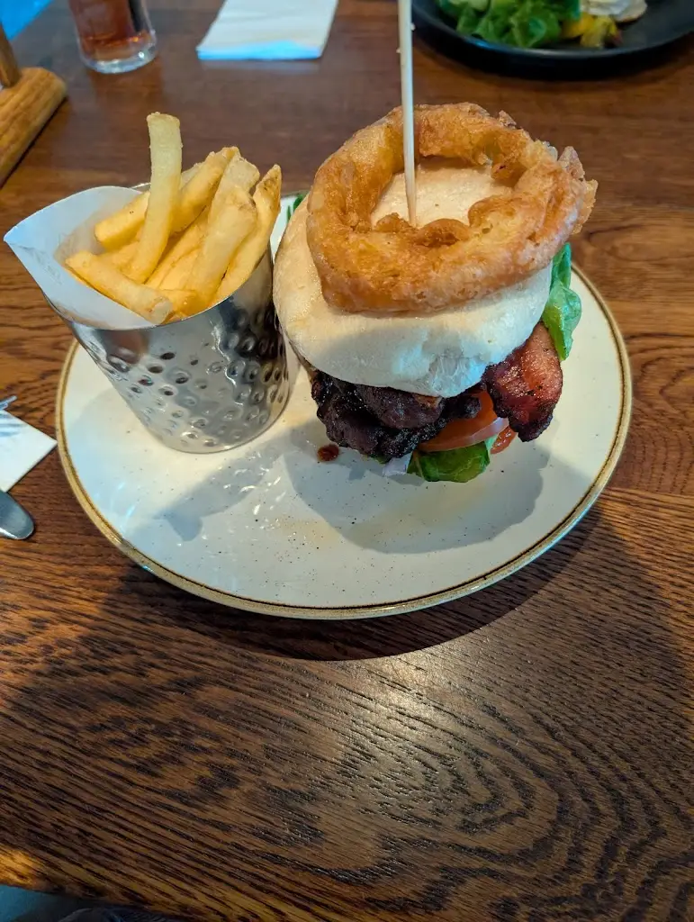 Lee Cuthbertson_The Goshawk_Kingsley_review