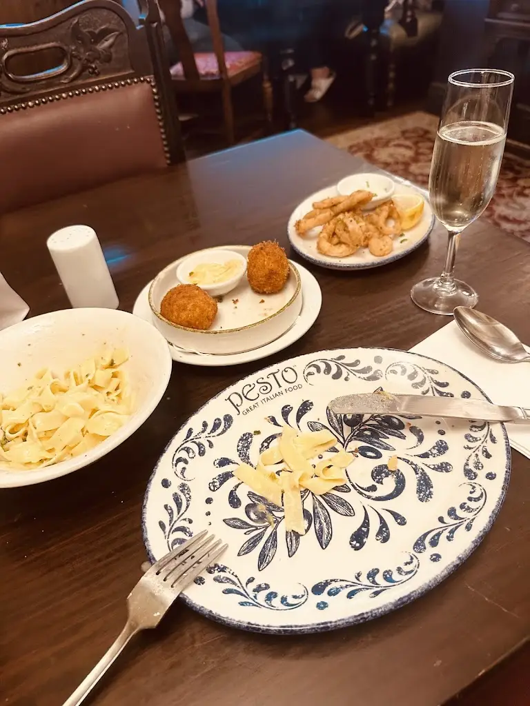 Gülşah Tuncay_Pesto at Cabbage Hall_Kingsley_review