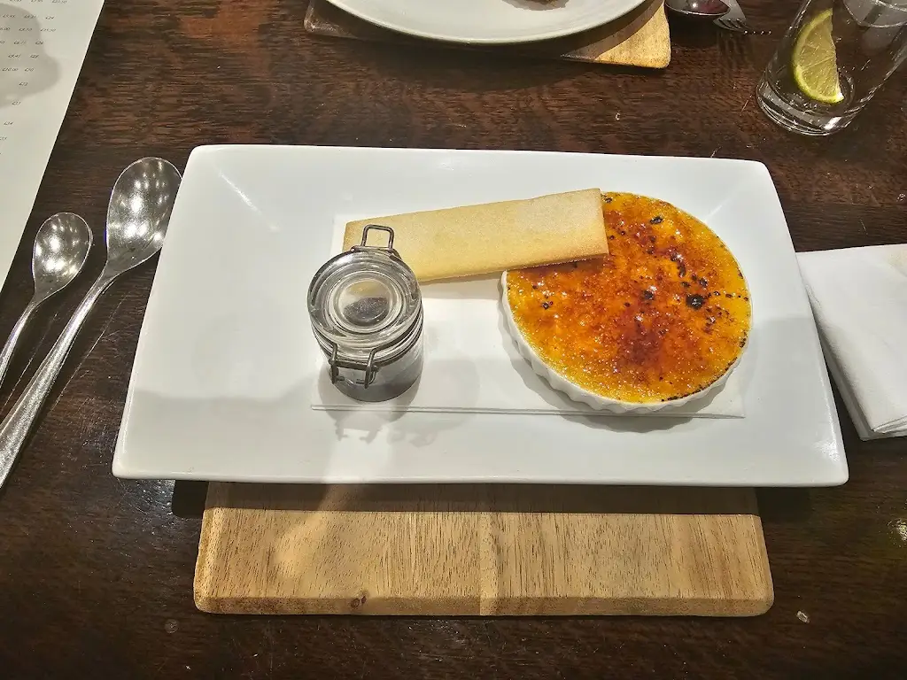 Menu_Fox & Barrel_Kingsley_image_6