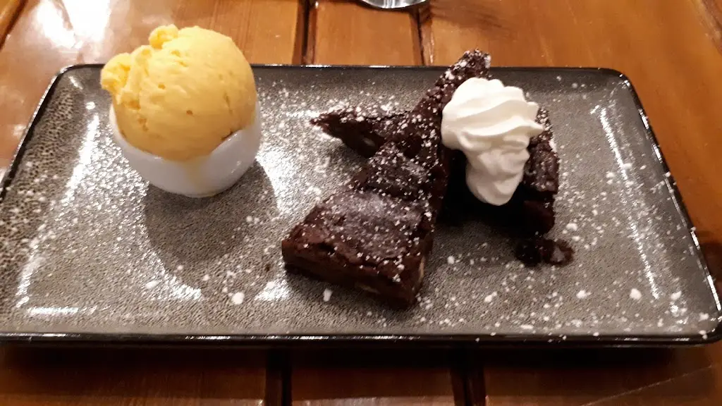 Menu_Half Moon_Bagshot_image_9