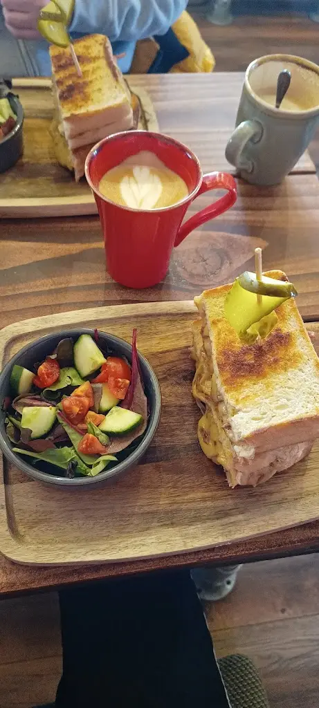 Menu_Pig + Pickle_Kingswinford_image_6