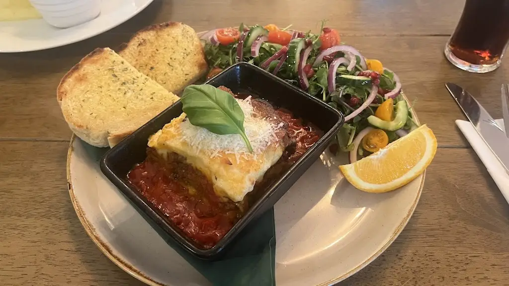 Sarah Evans_The Bell Inn_Kingswinford_review