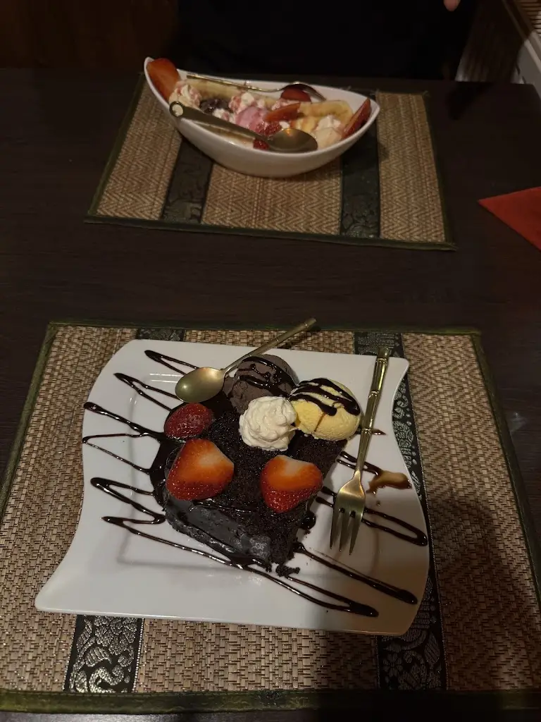 Oliwia Jakobczak_Salathip Thai Cuisine_Kingswinford_review