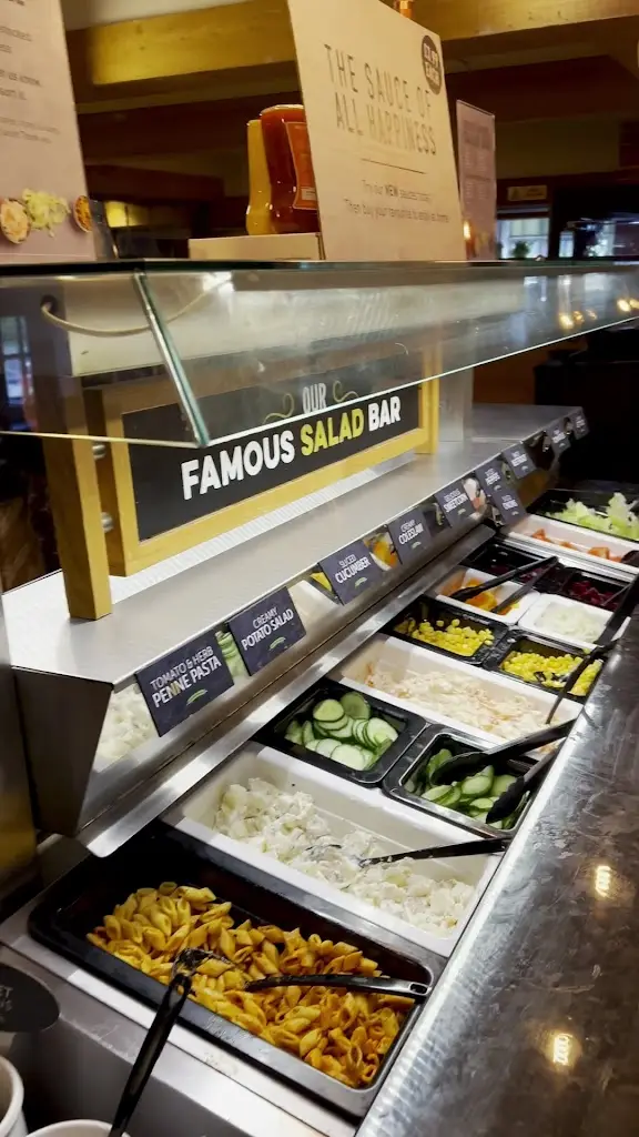 Harvester Summerhill House Dudley_Kingswinford_slider_image_2