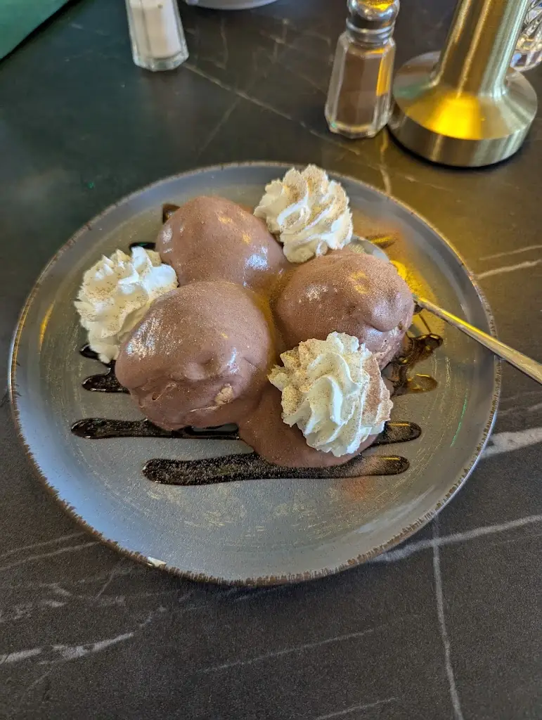 Simon Myers_Cosy Kitchen_Kirklees_review