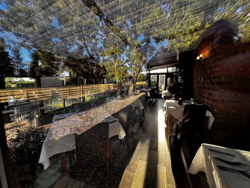 Howard Thompson_Feather & Beak Brickfields_Kirkbymoorside_review