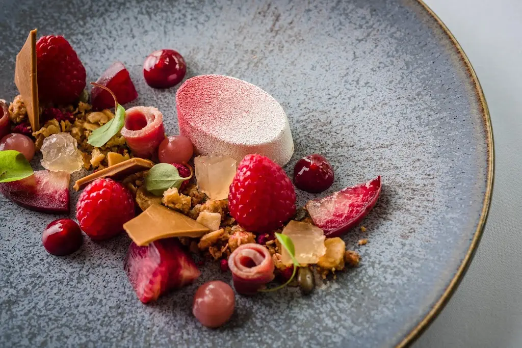 Luxury Restaurant Guide_Bagshot_slider_image_2