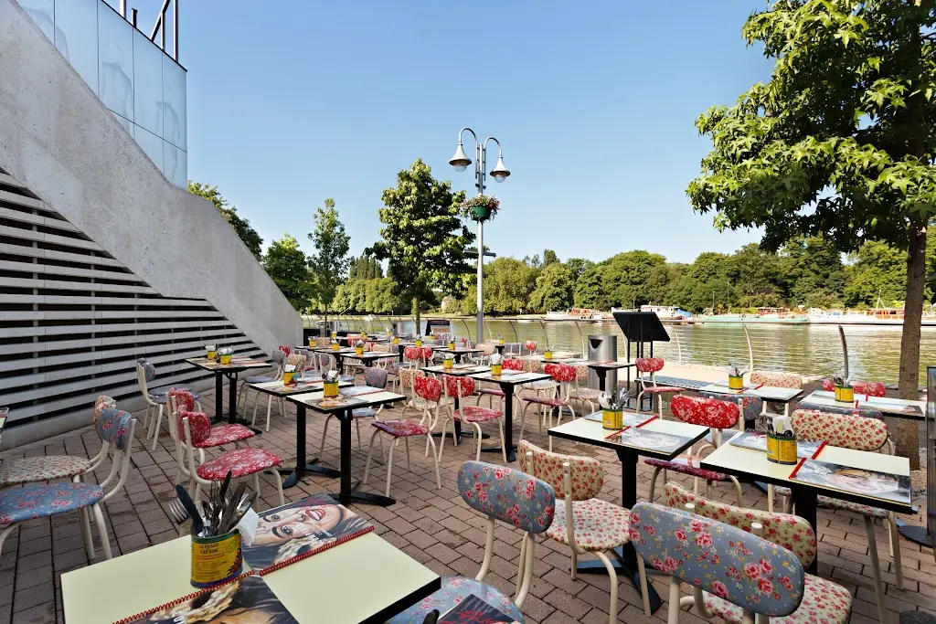 Comptoir Libanais Kingston_Kingston upon Thames_slider_image_1