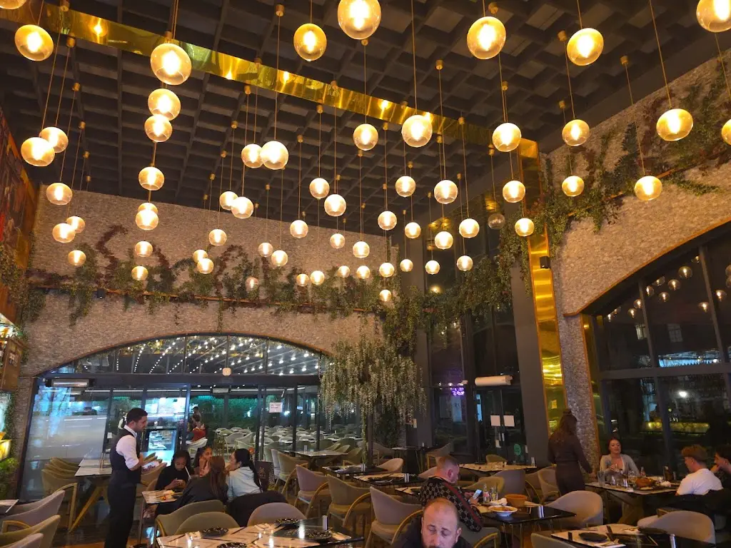 Ramo's Turkish Kitchen_Kingston upon Thames_slider_image_3