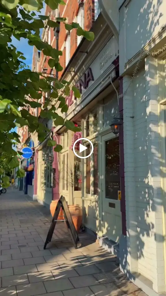 Roz Ana_Kingston upon Thames_slider_image_2