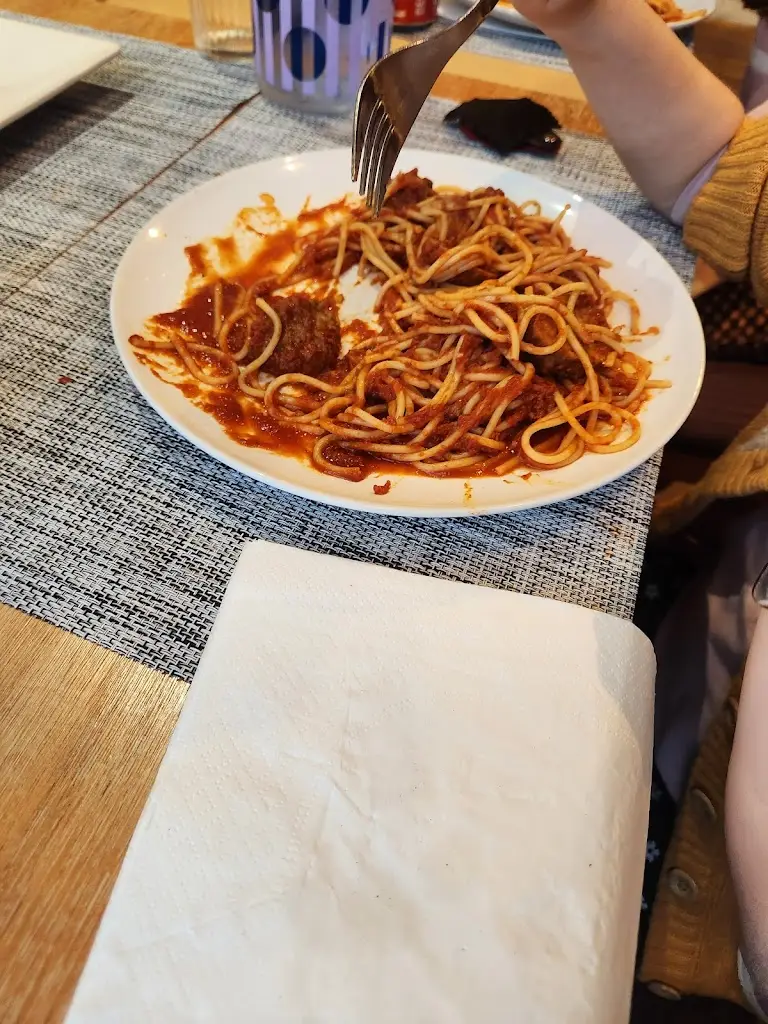 Kimberly Andersen_Adriatico - Italian Restaurant & Pizzeria_Bagshot_review