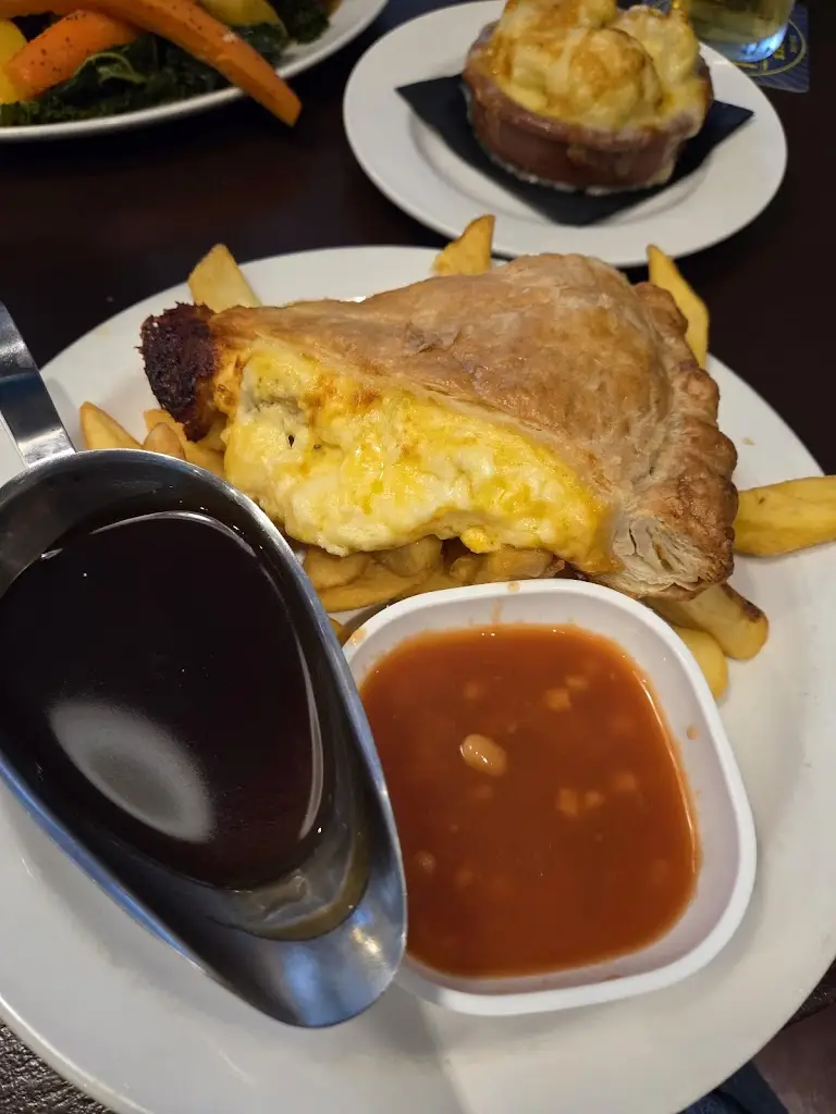 Abbey Hirst_The Kingfisher_Kirkham_review