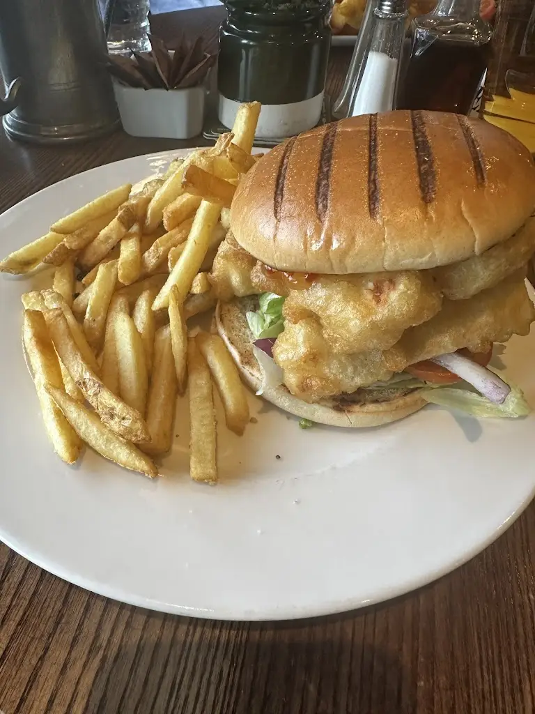 Mark Fraser_The Kingfisher_Kirkham_review