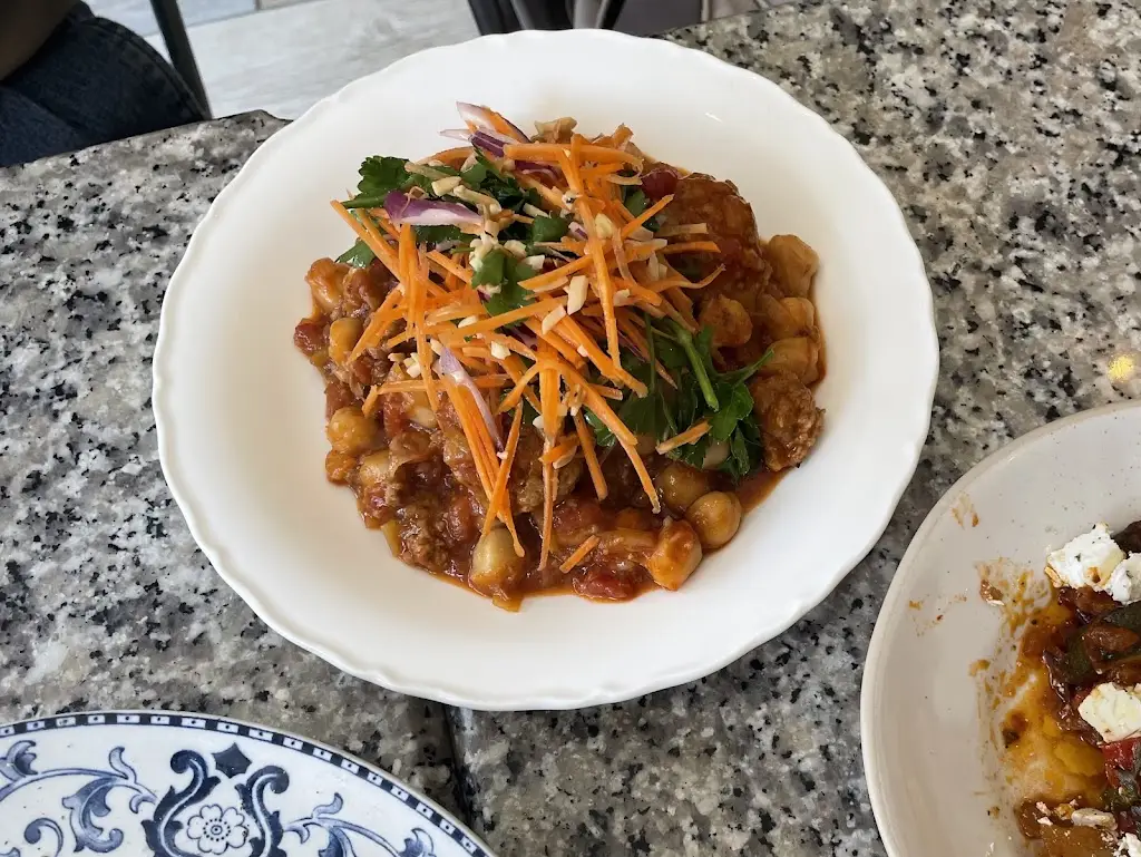 jessie leung_AJOK_Kingsbridge_review