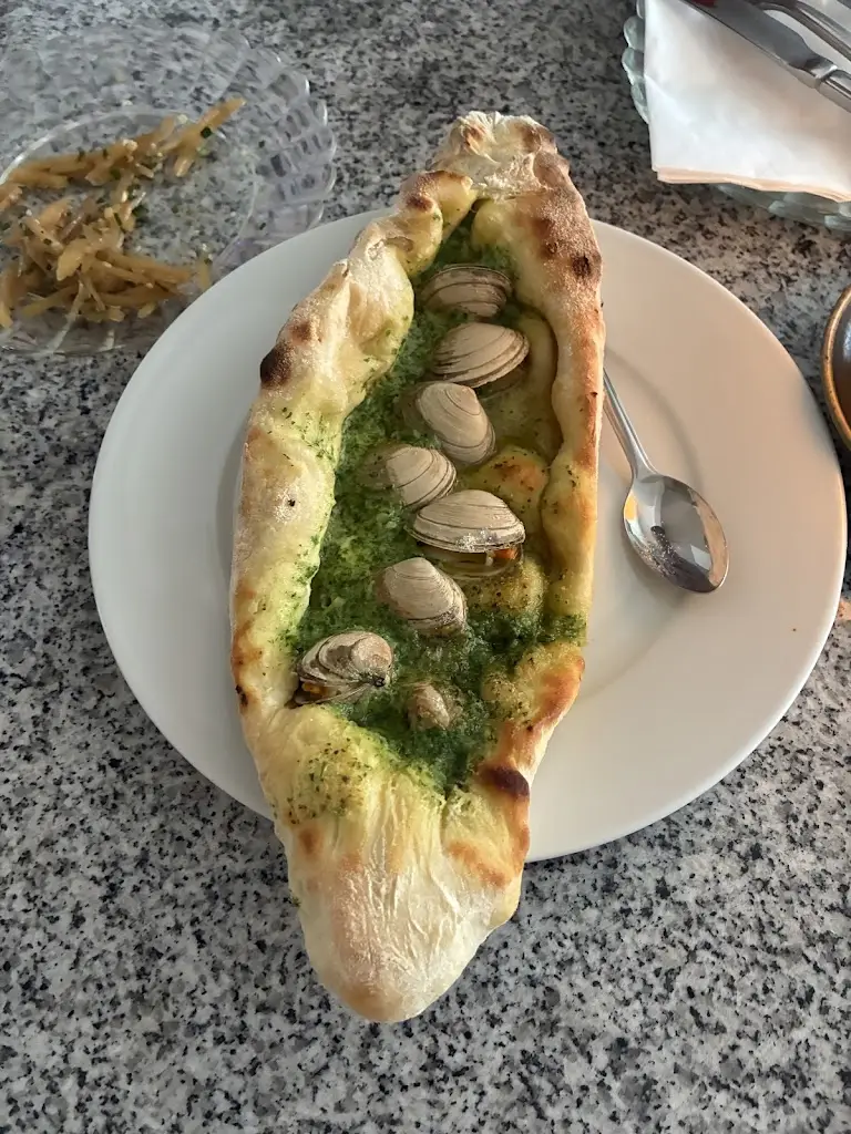 Kelly Britton_AJOK_Kingsbridge_review