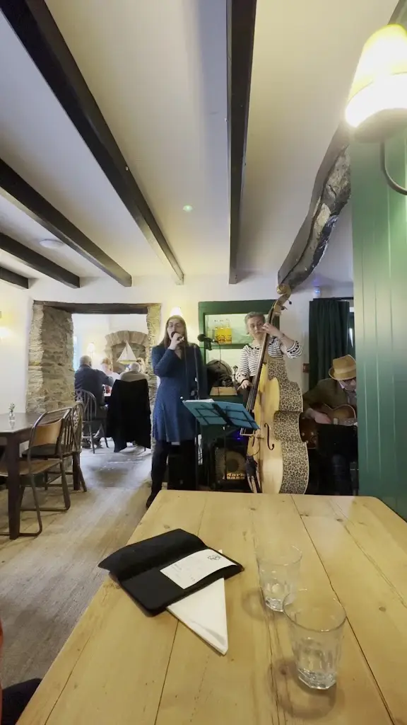 Rebecca_The Millbrook Inn_Kingsbridge_review