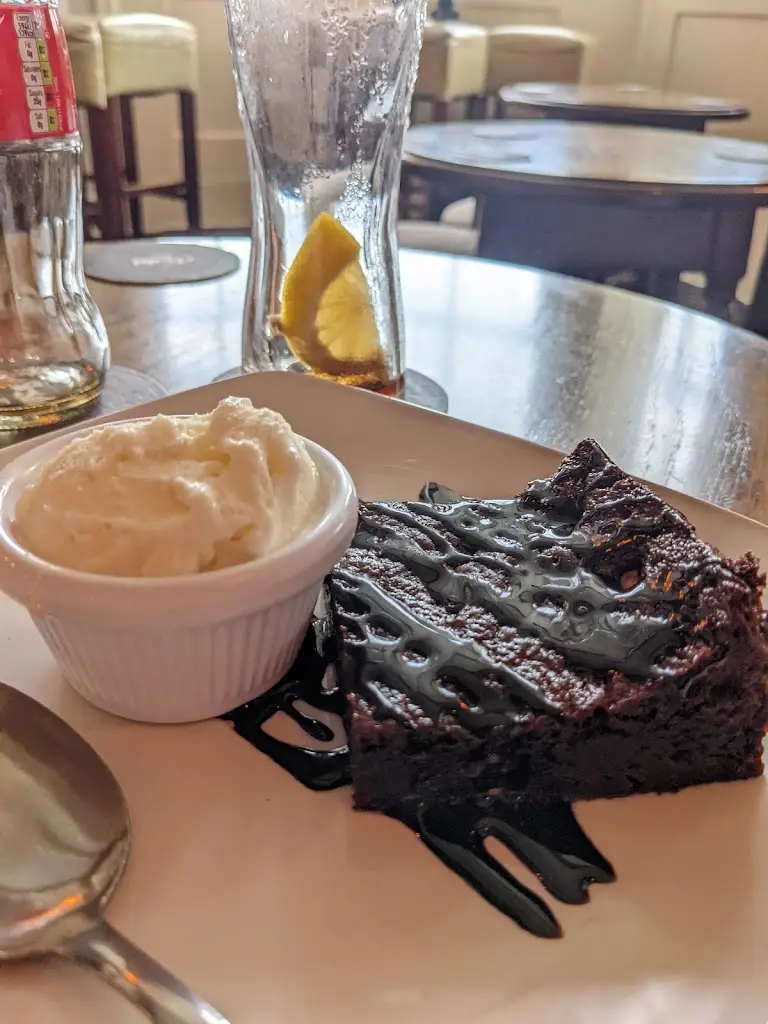 Clare Hartland_The Compasses_Abbots Langley_recensione