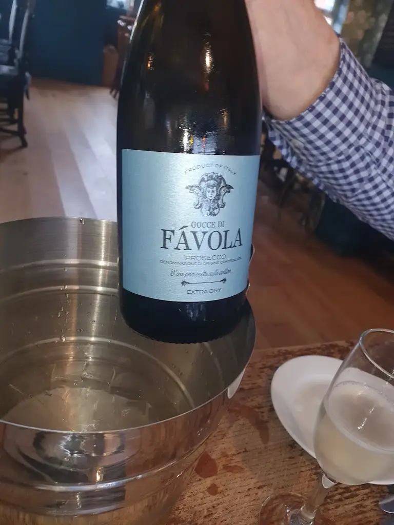 Frankie D_The Station_Knebworth_review