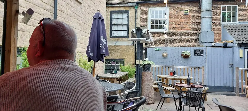 Geoff Clark_Six Poor Folk_Knaresborough_recensione