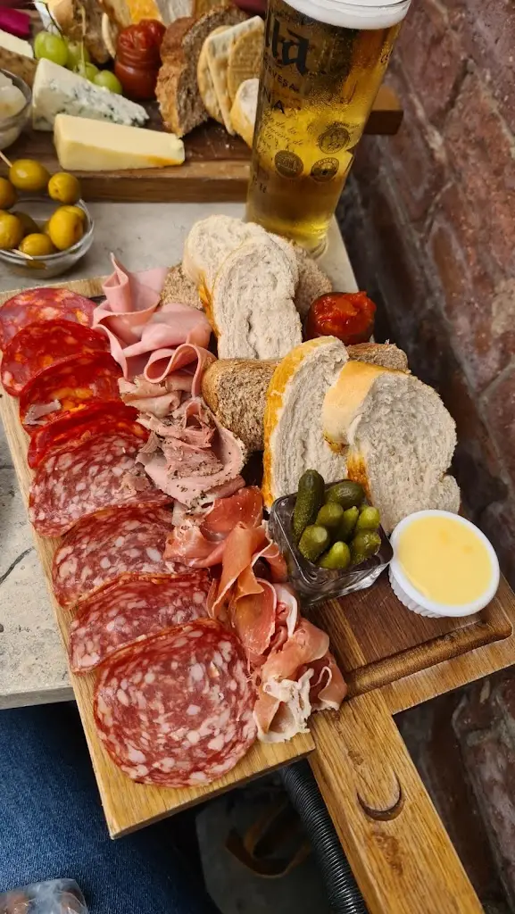 Menu_The Half Moon Free House_Knaresborough_image_6