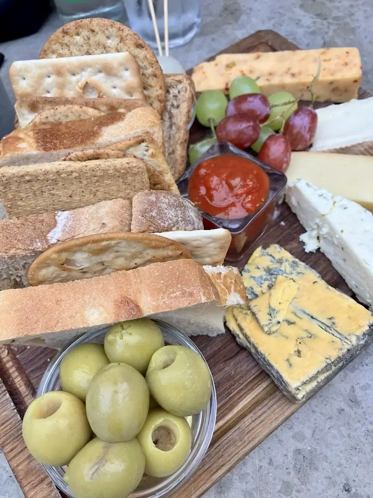 Sarah Sikora_The Half Moon Free House_Knaresborough_review