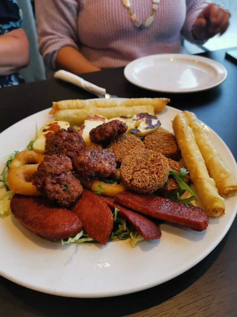 Michelle Louise Renshaw_THE POSH MEZE BAR & GRILL_Kirkby in Ashfield_review