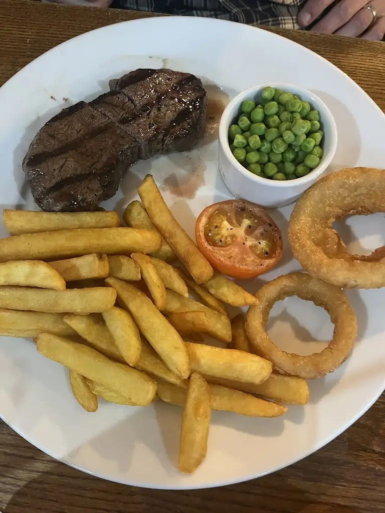 Hayley Revill_The Kingsway_Kirkby in Ashfield_review