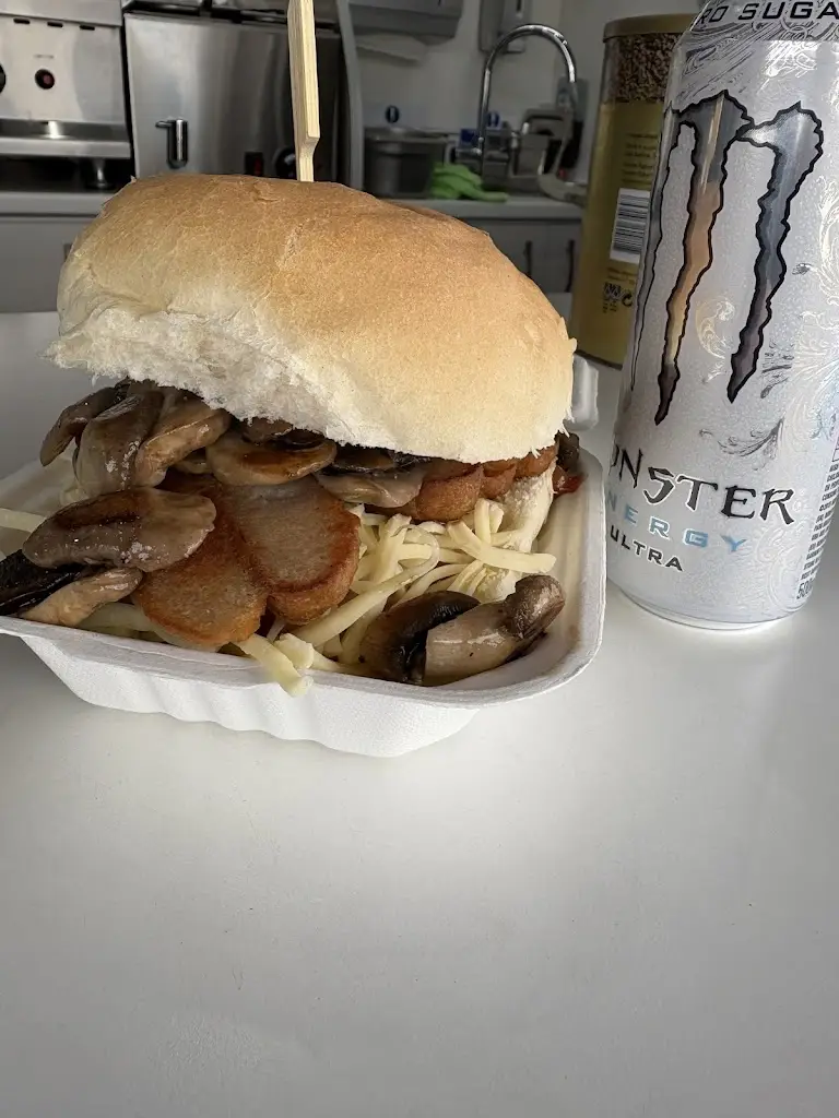 Lianne Crofts_Munchies_Kirkby in Ashfield_recensione