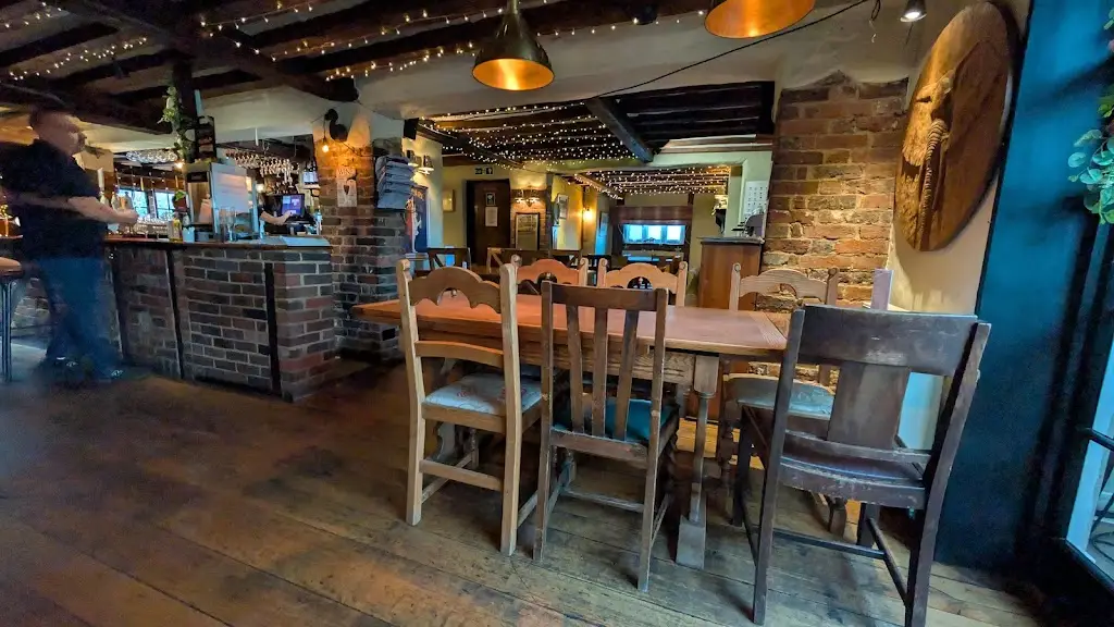 Ralph Fleming_Elephants Head_Lamberhurst_review