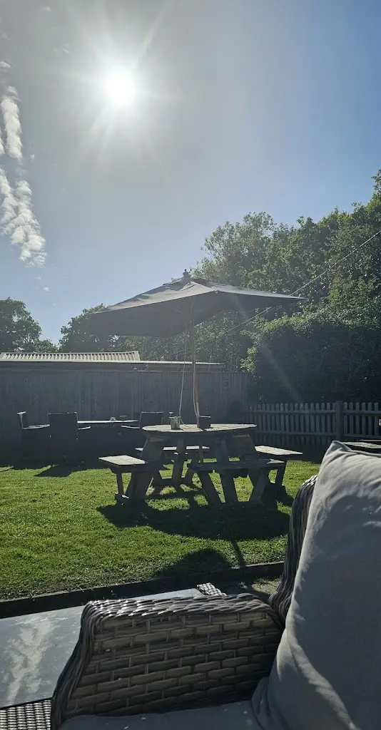 Neringa Bylaite_Elephants Head_Lamberhurst_review