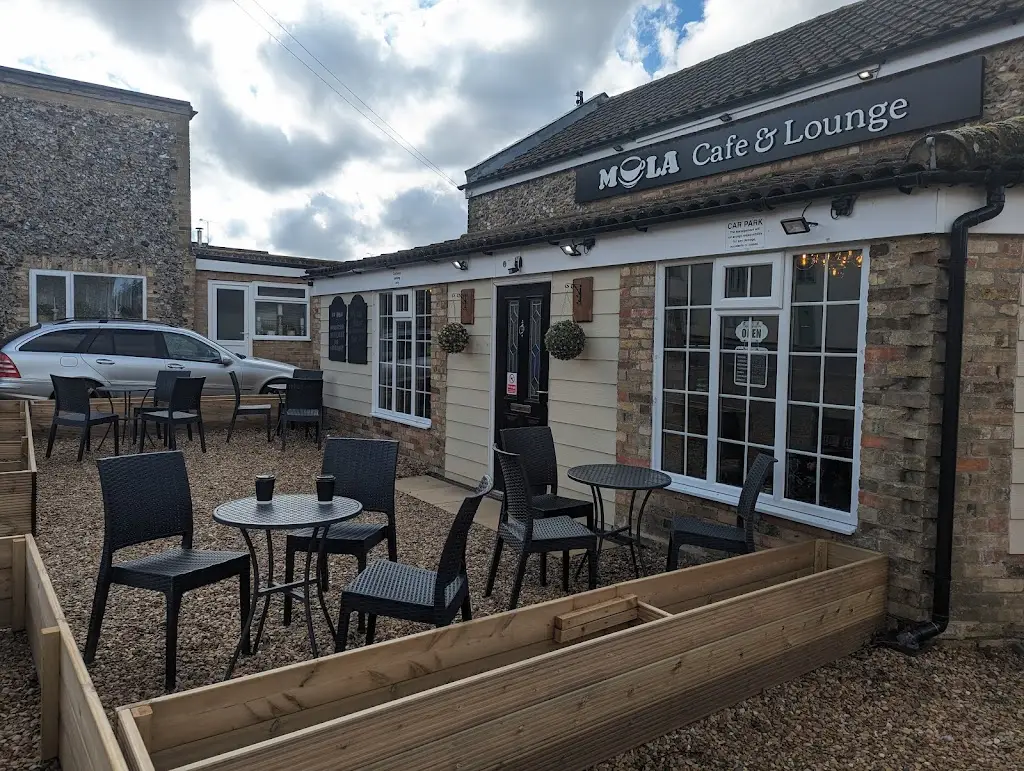 Mola Cafe Lounge restaurant in Lakenheath