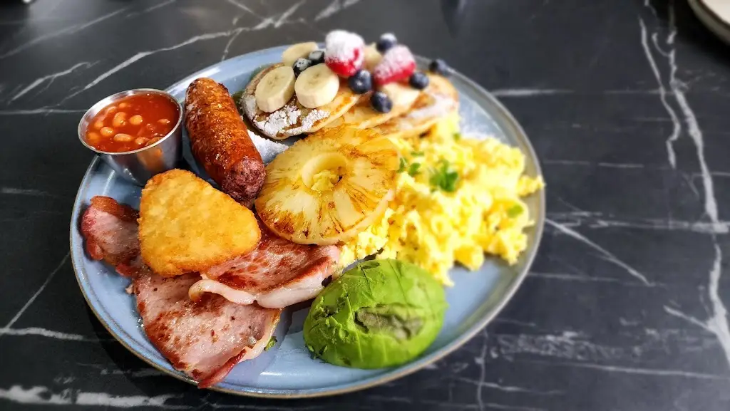 Mola Cafe Lounge_Lakenheath_slider_image_2