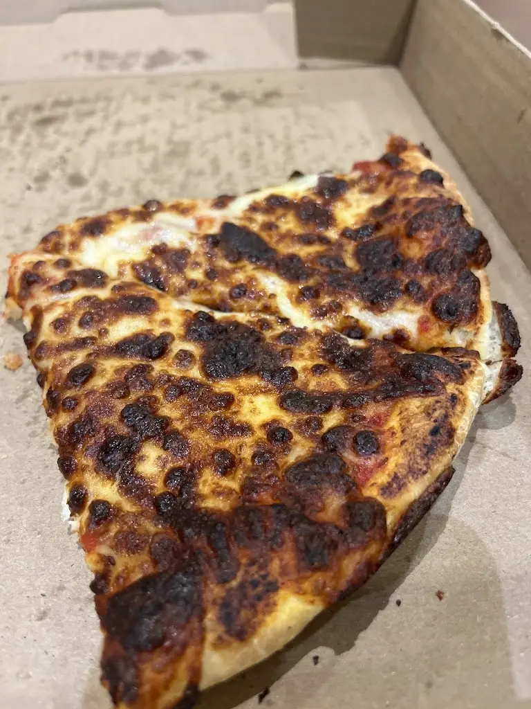 Shea Singerling_RAF Lakenheath - The Great Little Pizza Place_Lakenheath_review