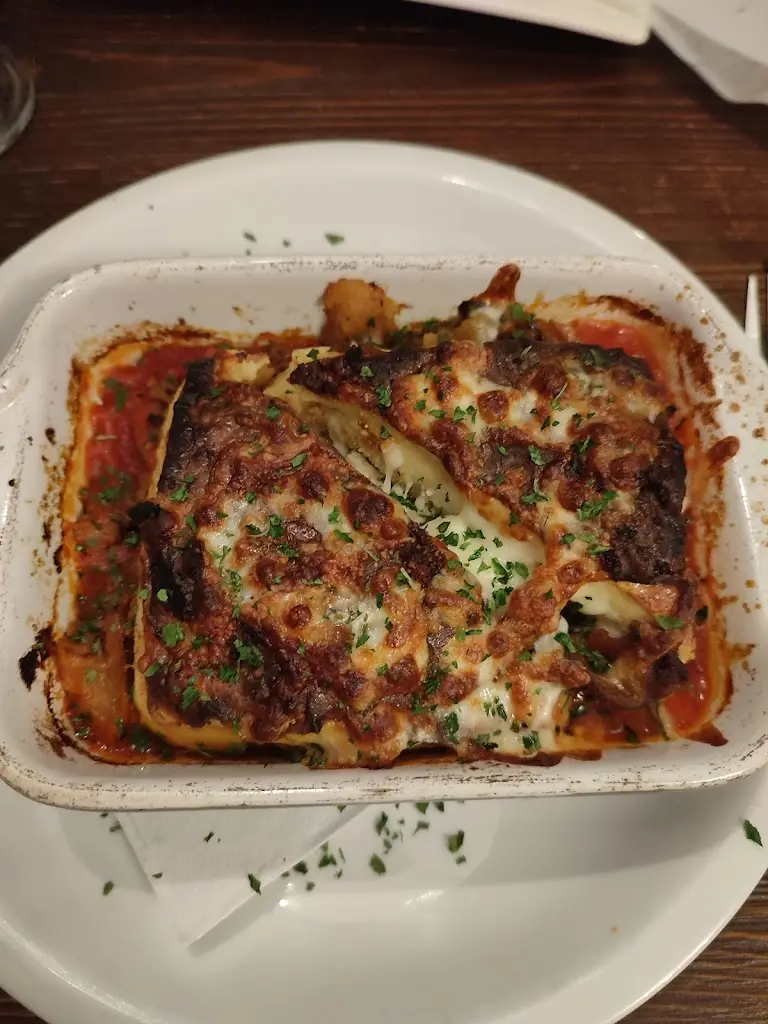 Sarah Winn_Yannis Greek restaurant_Lanchester_recensione